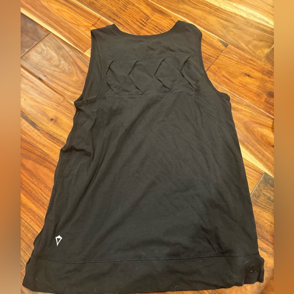 Black ivivva Tank